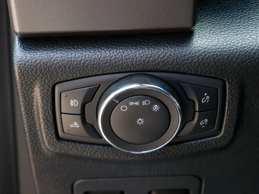 Used 2019 Gray Ford XLT image 17