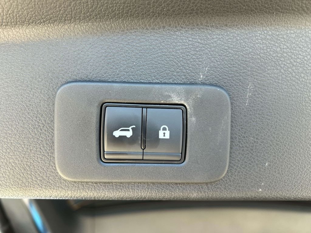 Used 2025 Blue Nissan SL image 16