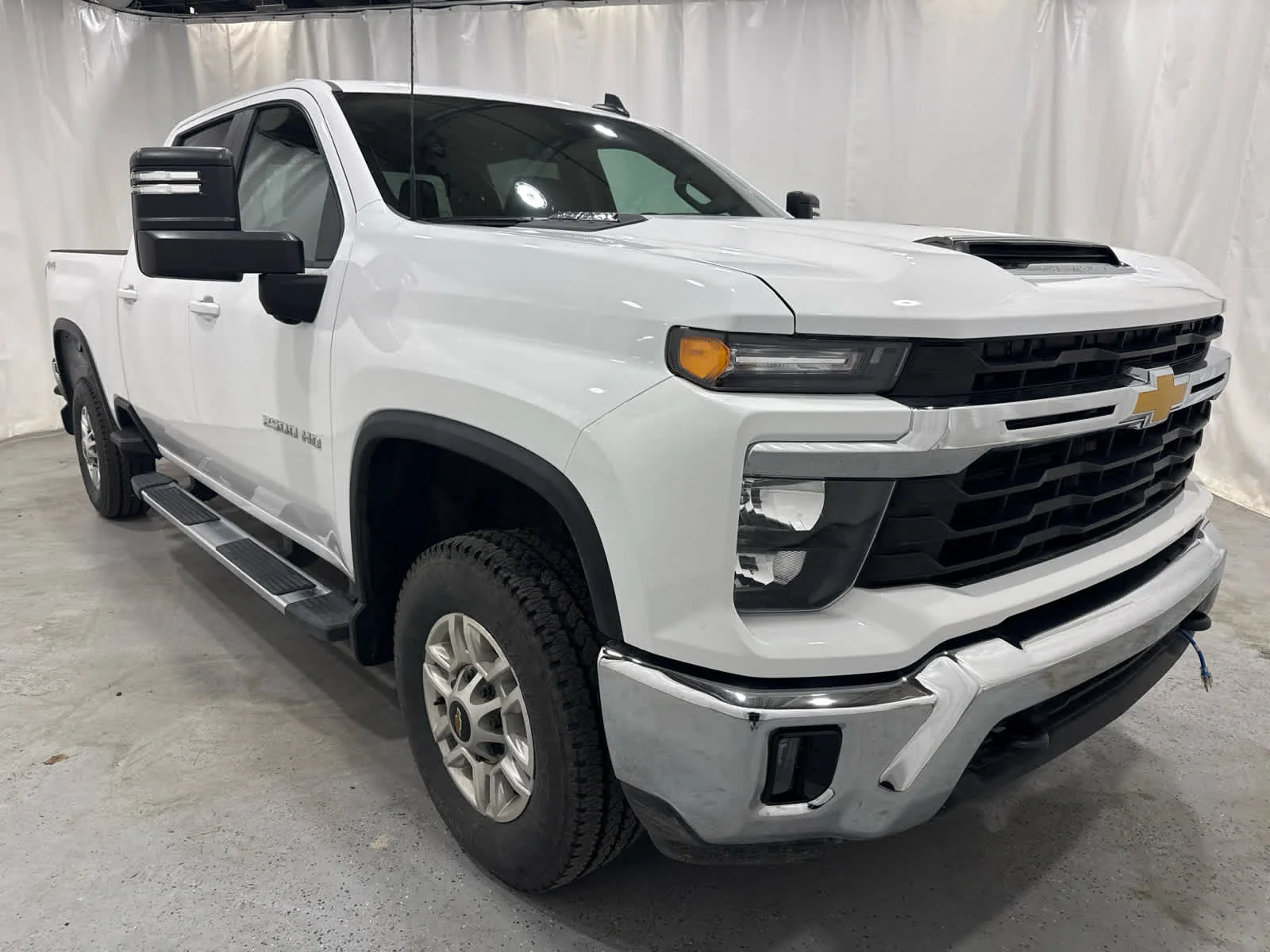 Used 2026 Summit White Chevrolet LT image 7