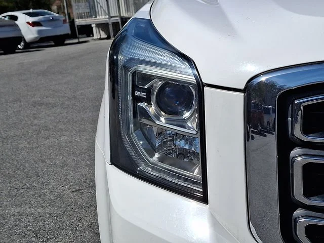 Used 2015 White GMC SLE image 11