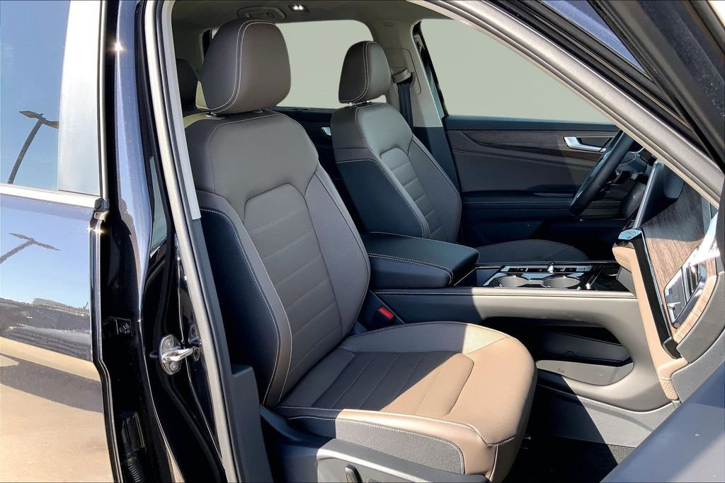 New 2026 Deep Black Pearl Volkswagen 2.0T SEL image 10