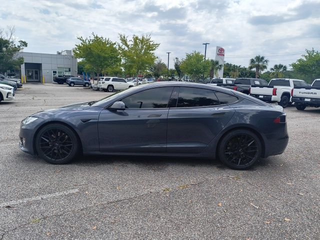 Used 2018  Tesla  image 5