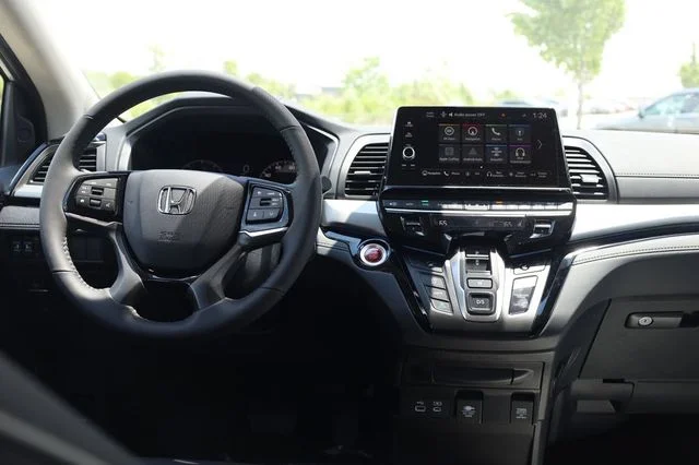 New 2026 Modern Steel Metallic Honda Touring image 29