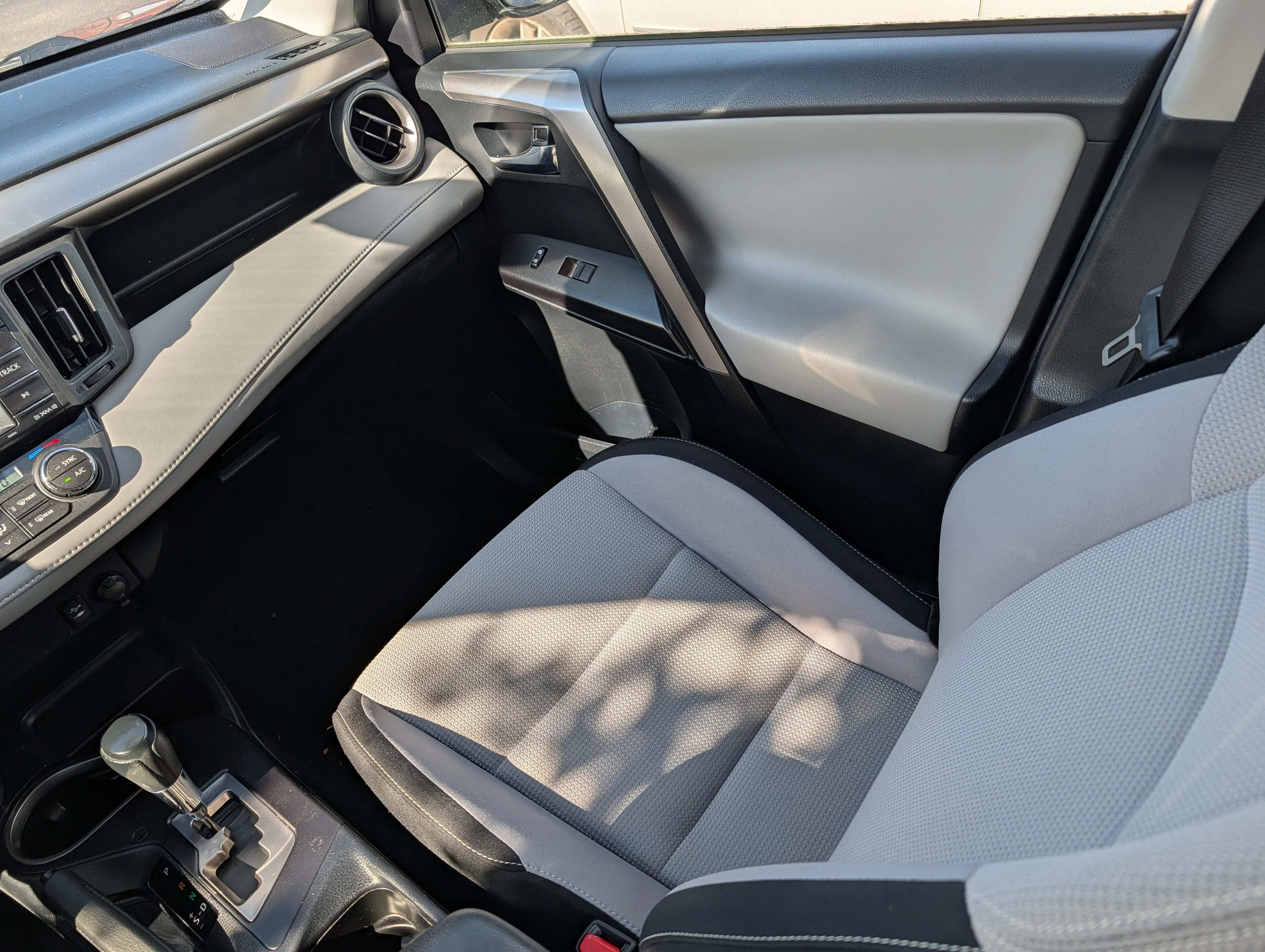 Used 2017 Magnetic Gray Metallic Toyota XLE image 11