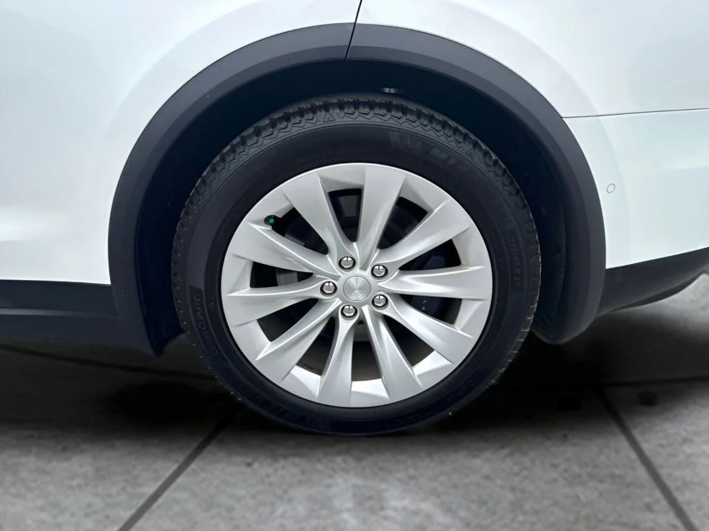 Used 2019  Tesla 100D image 36