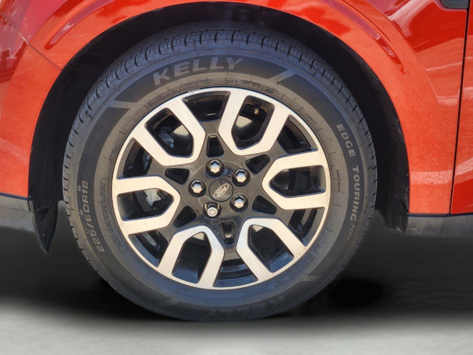 Used 2022 Hot Pepper Red Metallic Tinted Clearcoat Ford LARIAT image 9