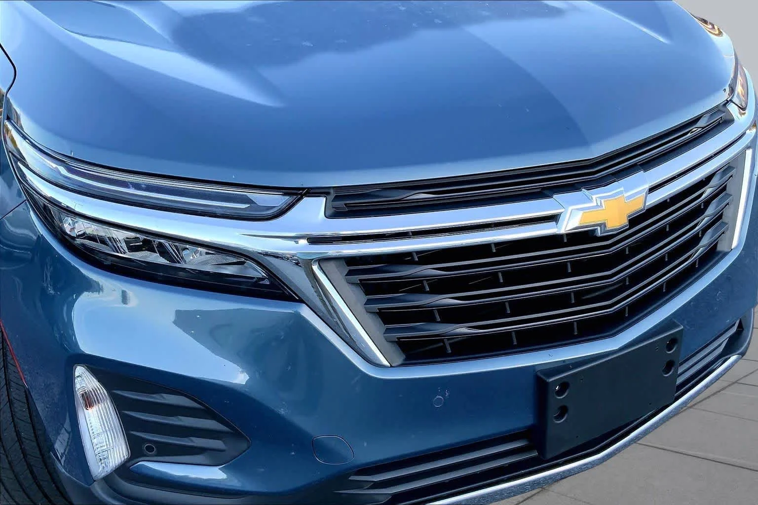 Used 2024 Lakeshore Blue Metallic Chevrolet LT image 27