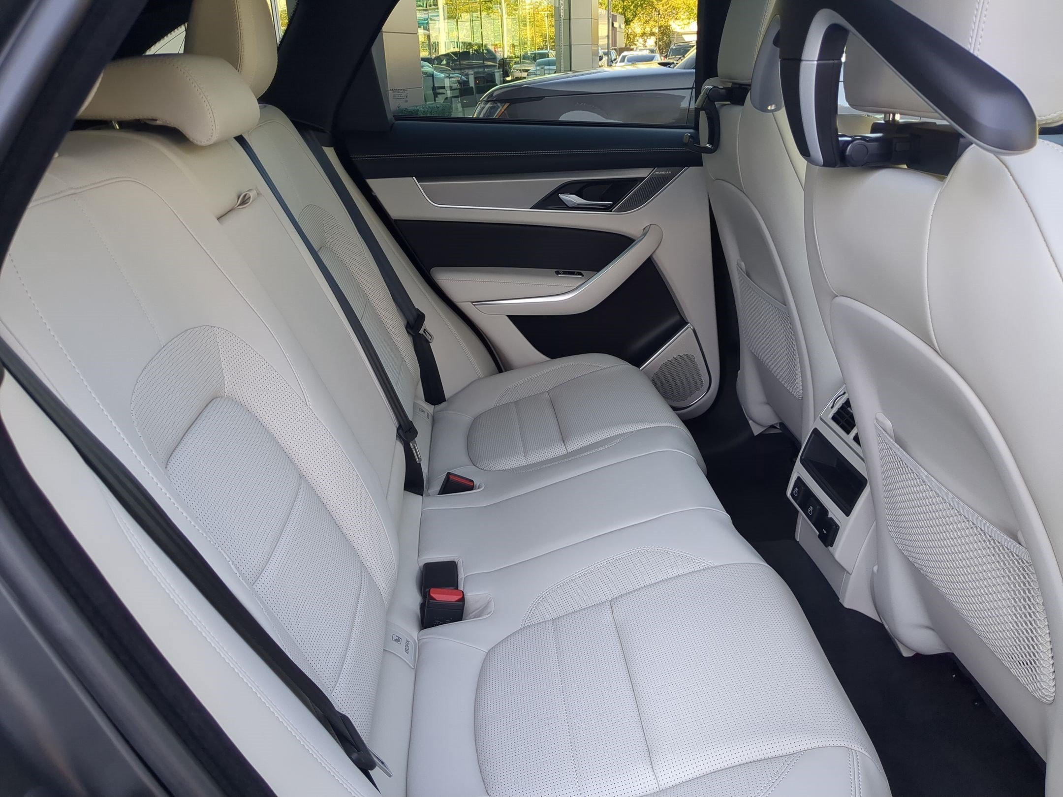 2026 Jaguar F-Pace R-Dynamic S - Photo 29