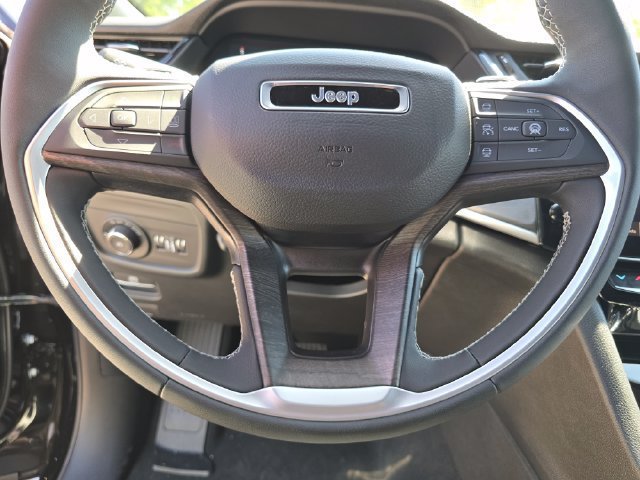 New 2027 High-Gloss Black Paint Jeep Limited Reserve image 40