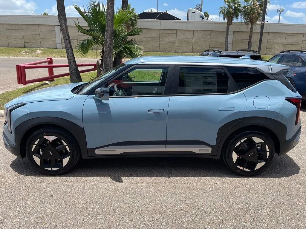 New 2027 Blue Kia S image 4