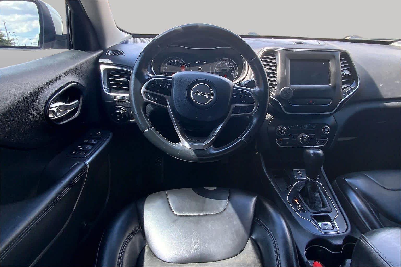 Used 2019 Bright White Clearcoat Jeep Latitude Plus image 6