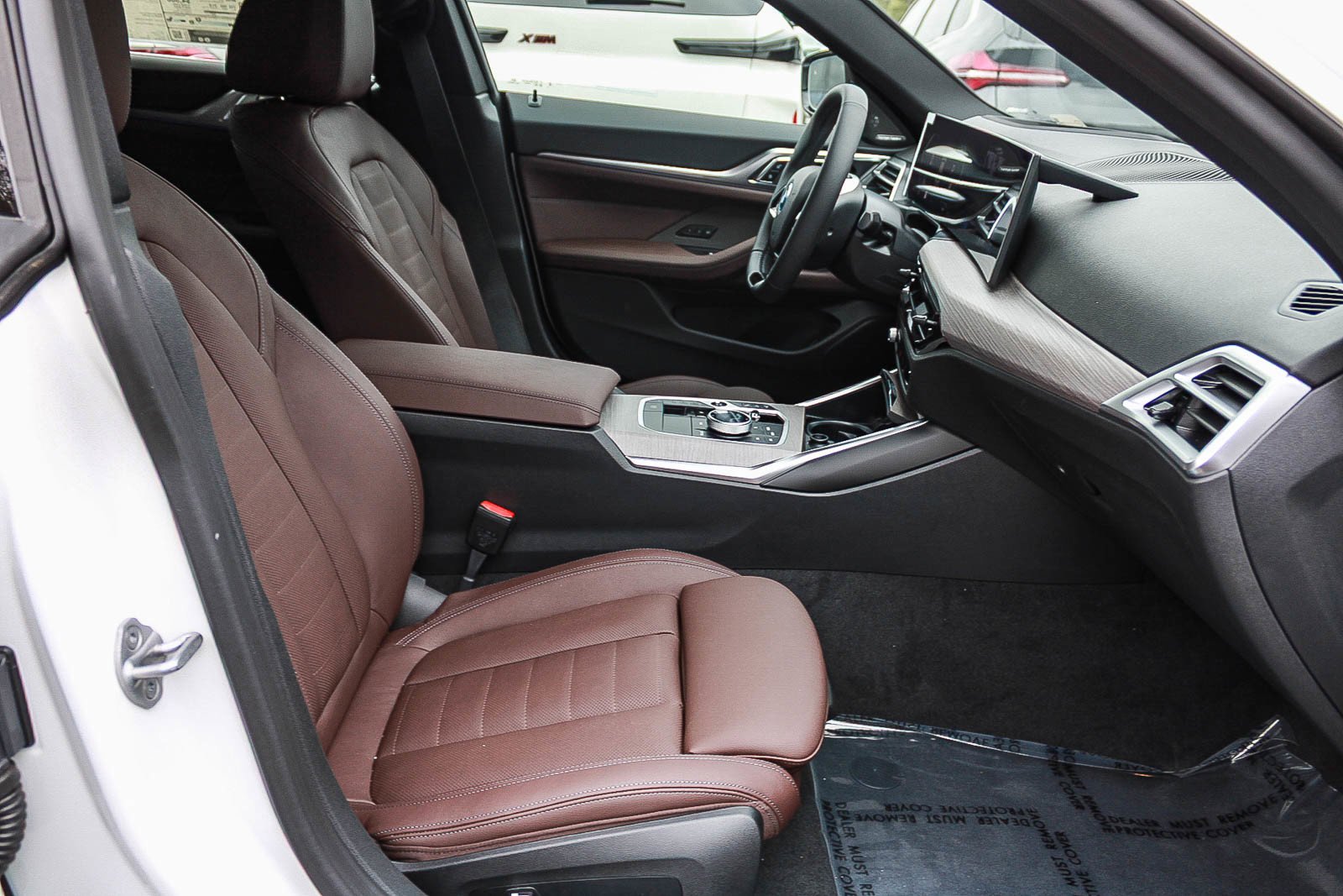 New 2026 Mineral White Metallic BMW eDrive40 image 16