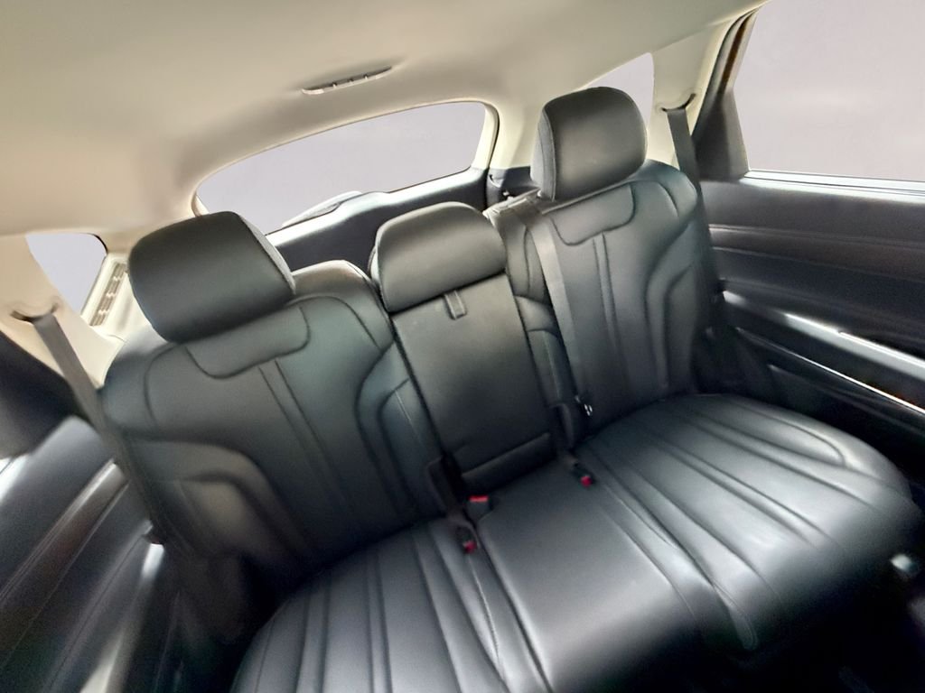 Used 2024 Silver Genesis 2.5T image 18