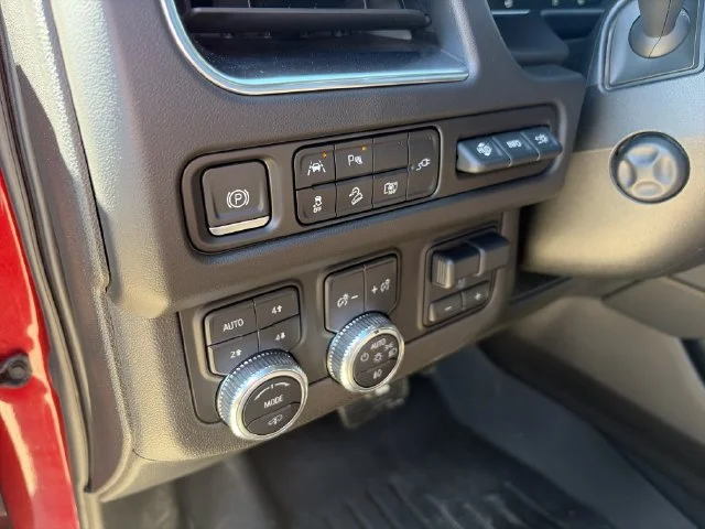 Used 2022 Red GMC AT4 image 17