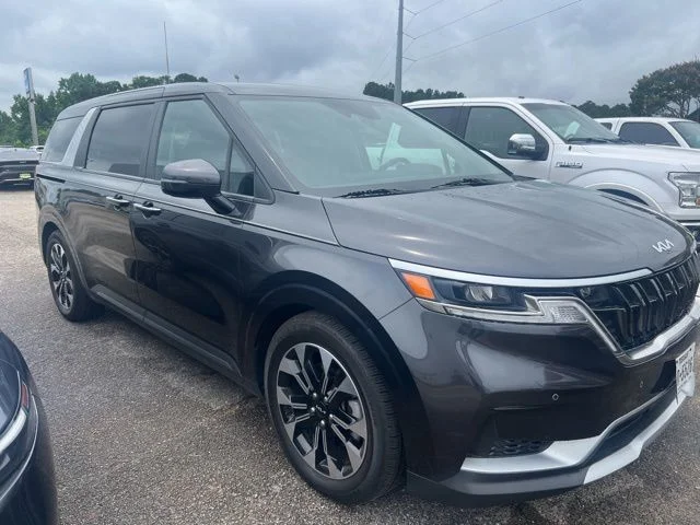 Pre-Owned 2024 Kia Carnival EX