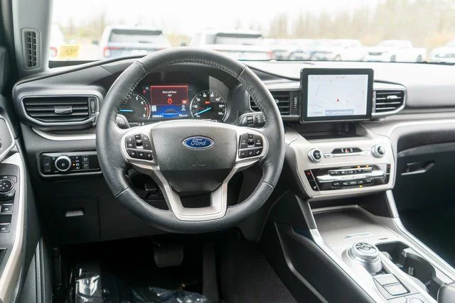 Used 2022 White Ford XLT image 13