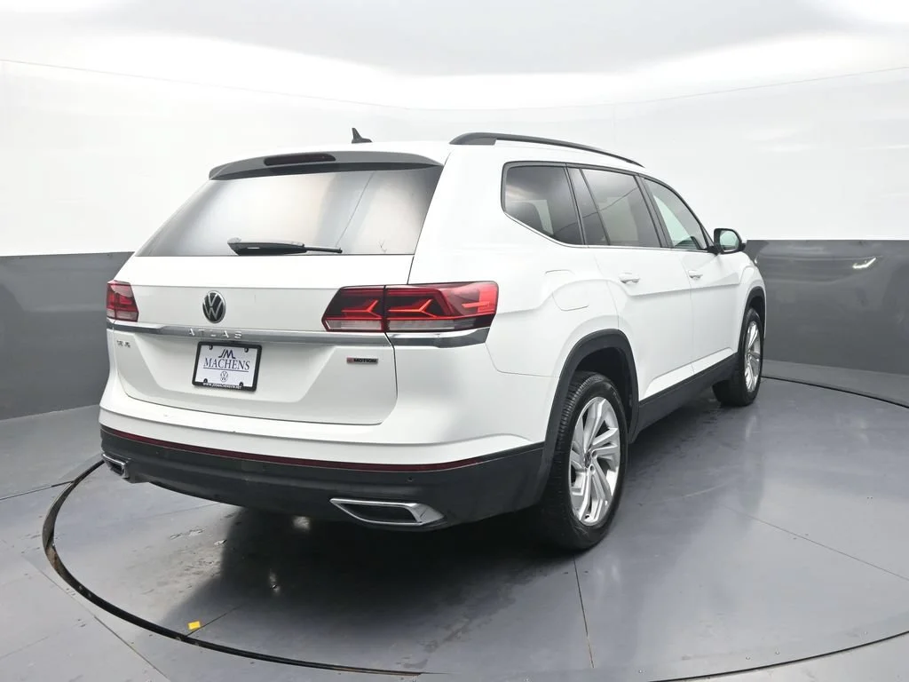 Used 2021 White Volkswagen 3.6L V6 SE w/Technology image 11