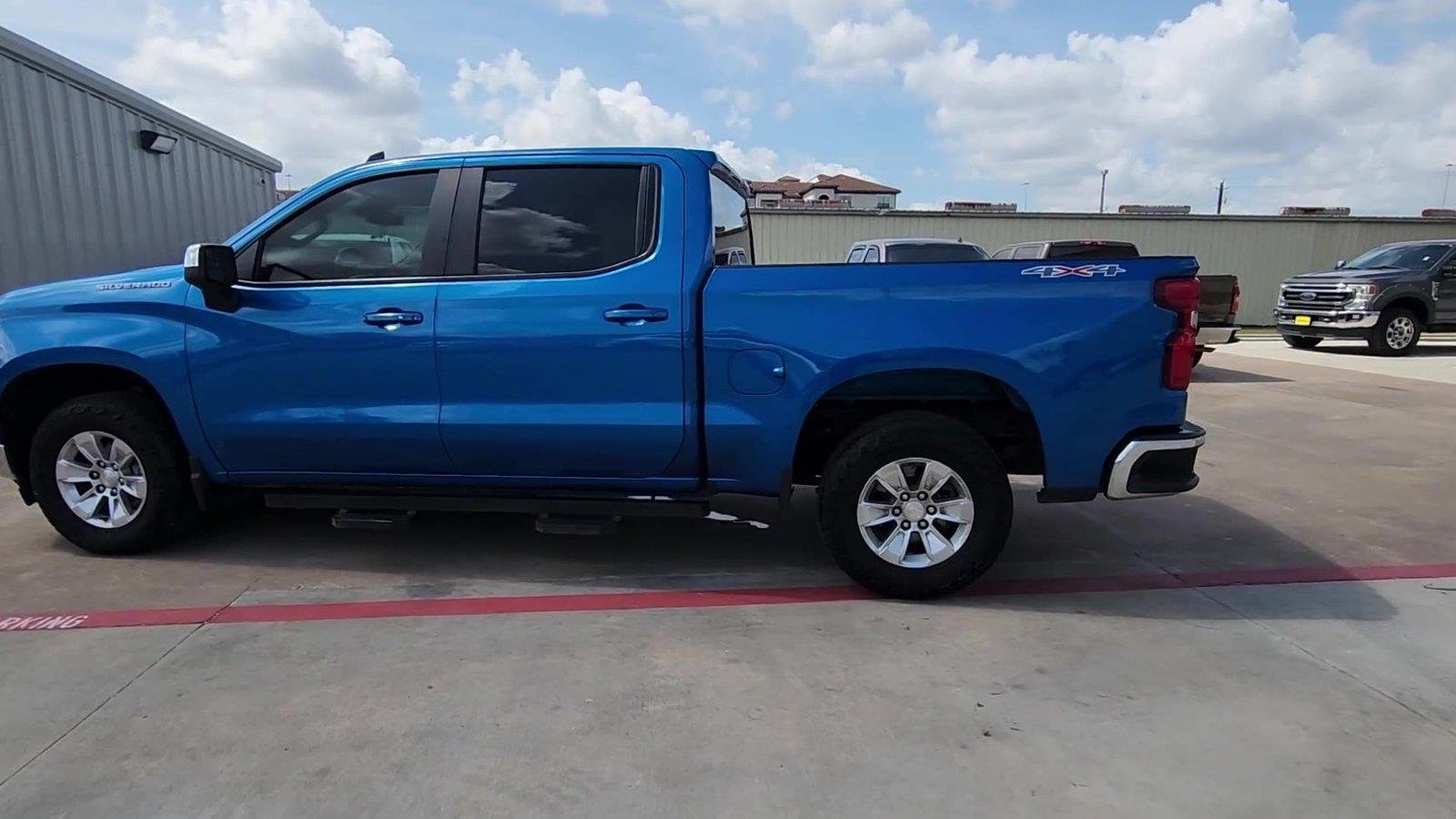 2022 Chevrolet Silverado 1500 LT - Photo 6