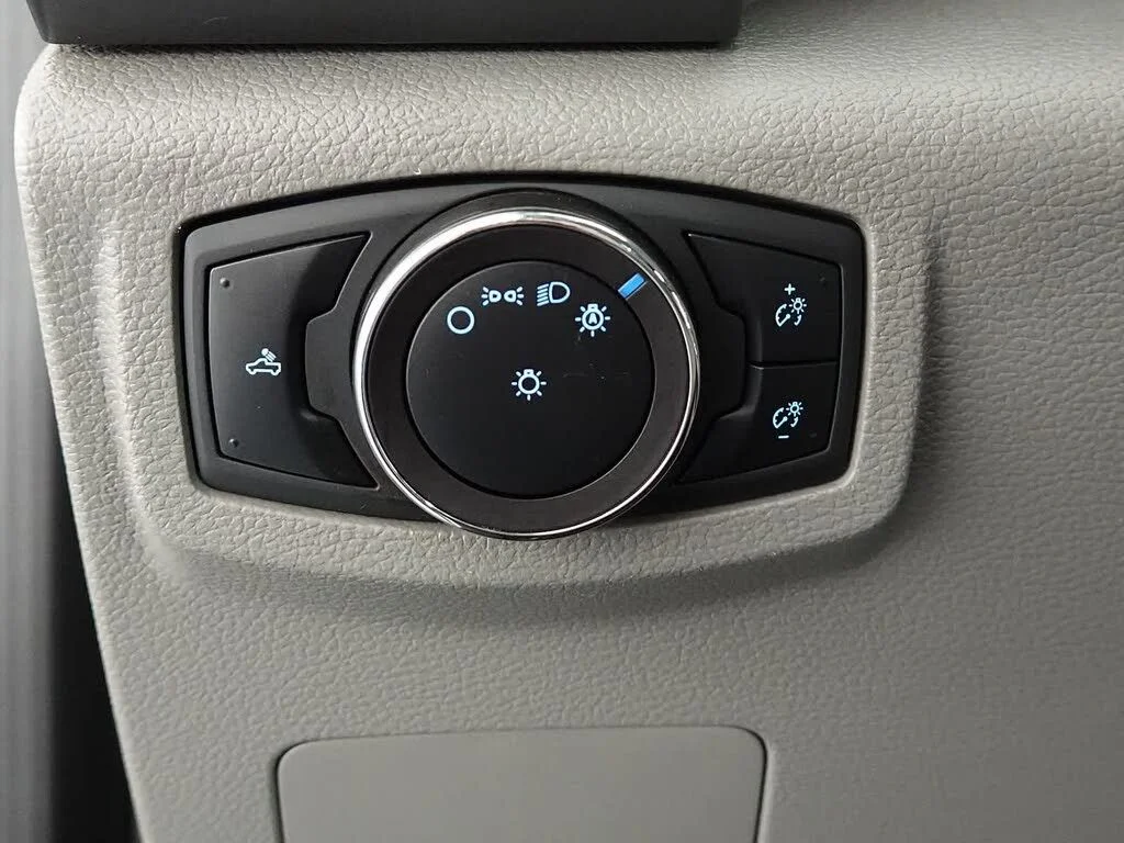 Used 2019 White Ford XLT image 16