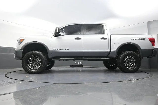 Used 2018 Silver Nissan PRO-4X image 34