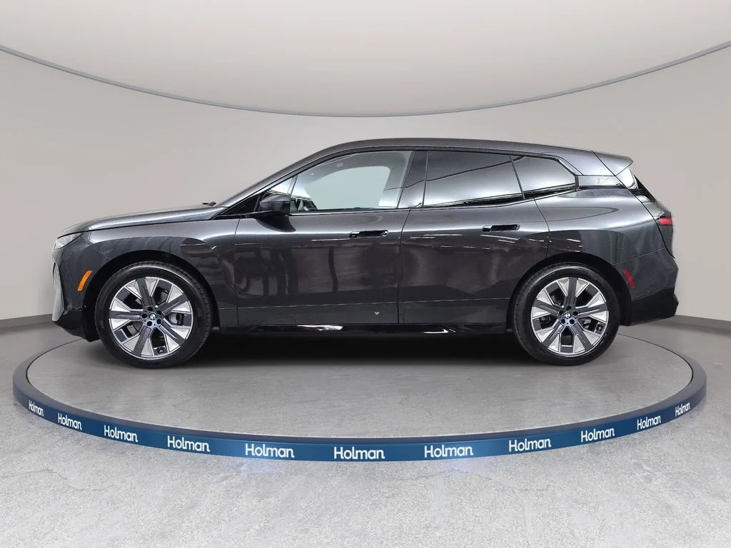 Used 2026 Dark Graphite Metallic BMW xDrive45 image 9
