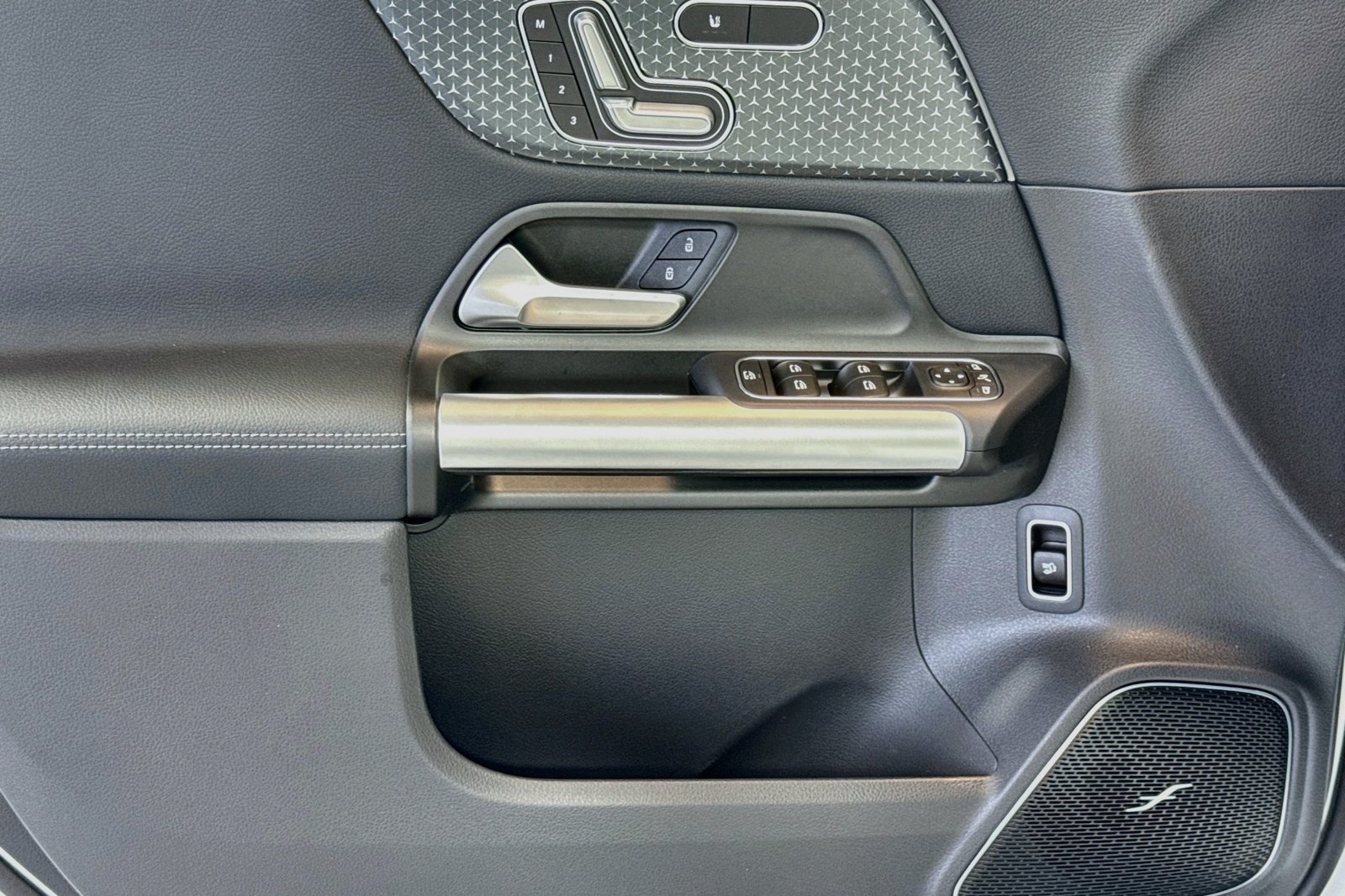 New 2026 Polar White Mercedes-Benz GLA 250 image 16