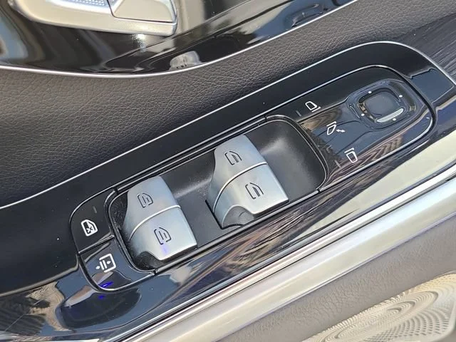 Used 2023 Black Mercedes-Benz S 580 image 38