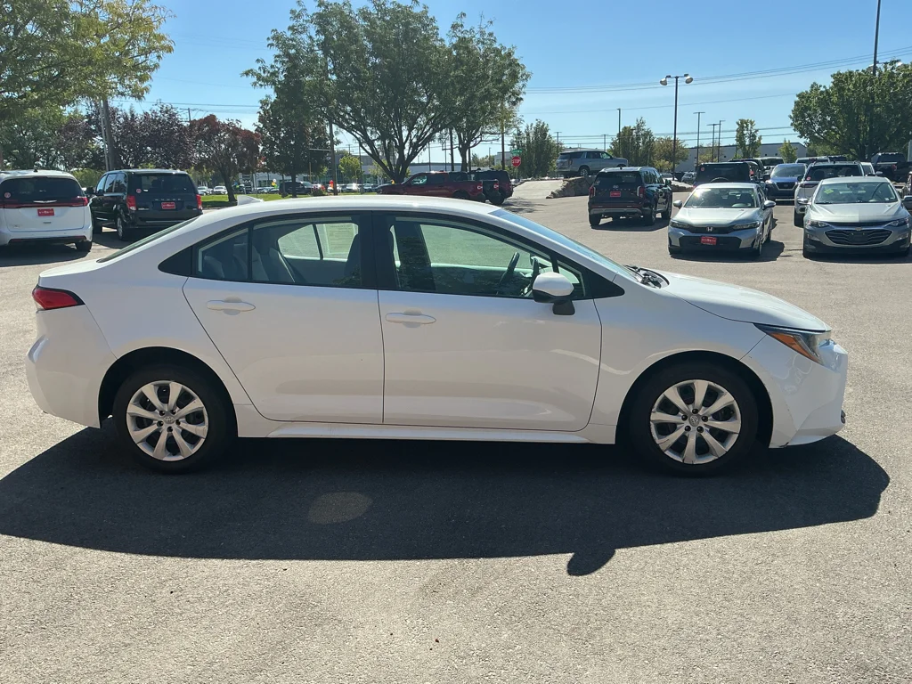 Used 2023 Ice Cap Toyota LE image 4