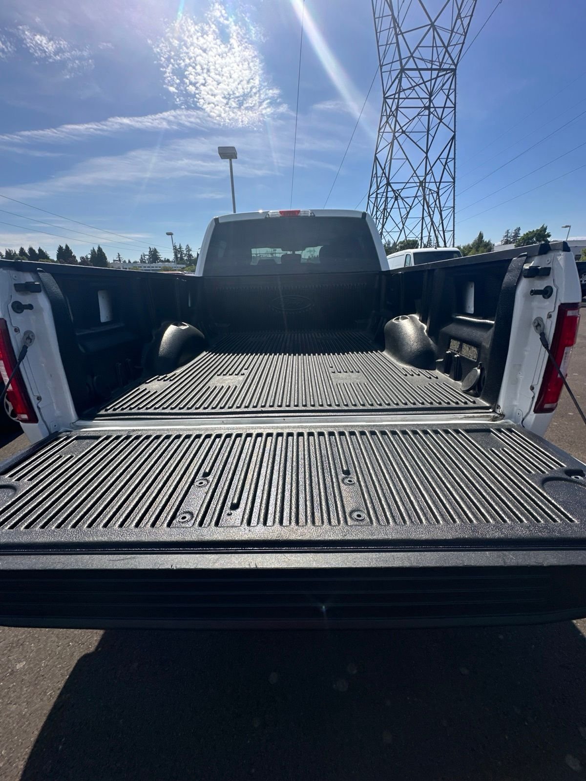 Used 2019 Oxford White Ford XLT image 8