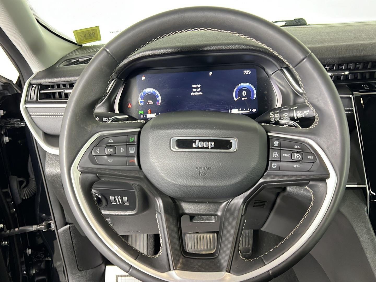 Used 2023 Diamond Black Crystal Pearlcoat Jeep Laredo image 5