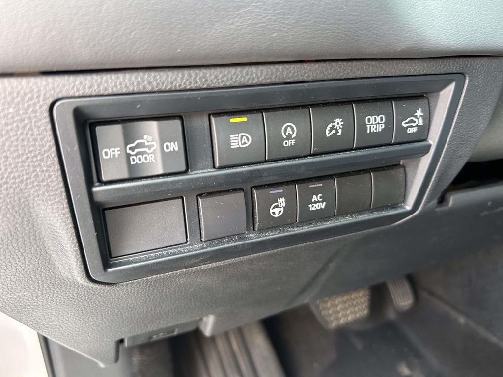 Used 2024 Silver Toyota Platinum image 20