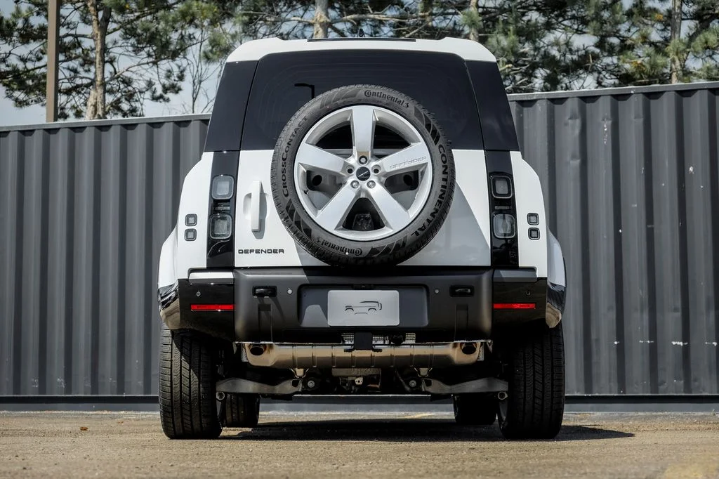New 2026 Fuji White Land Rover X-Dynamic SE image 7