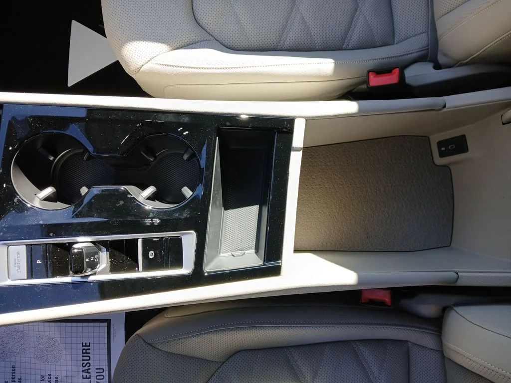 New 2026 White Volkswagen SE w/Technology image 24