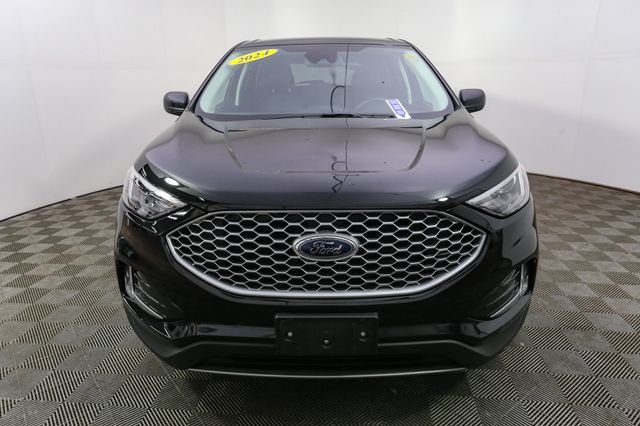 Used 2024 Black Ford SEL image 4