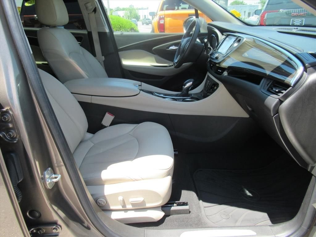 Used 2019 Brown Buick Essence image 10