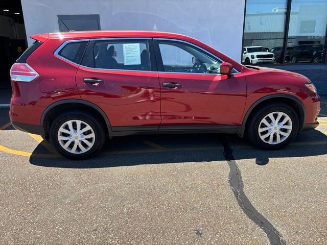 Used 2016 Cayenne Red Nissan S image 4