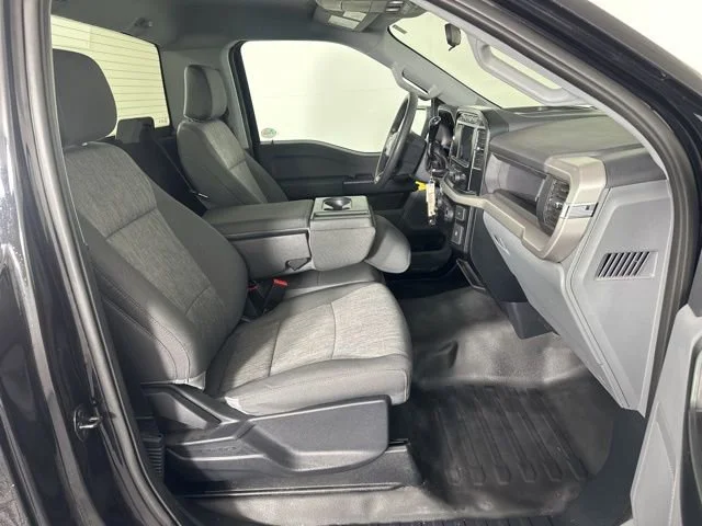 Used 2023  Ford XL image 15