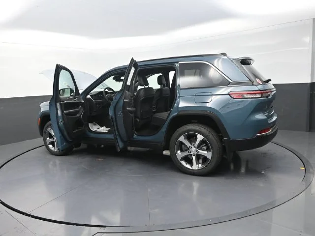 New 2026 Steel Blue Exterior Paint Jeep Limited image 32