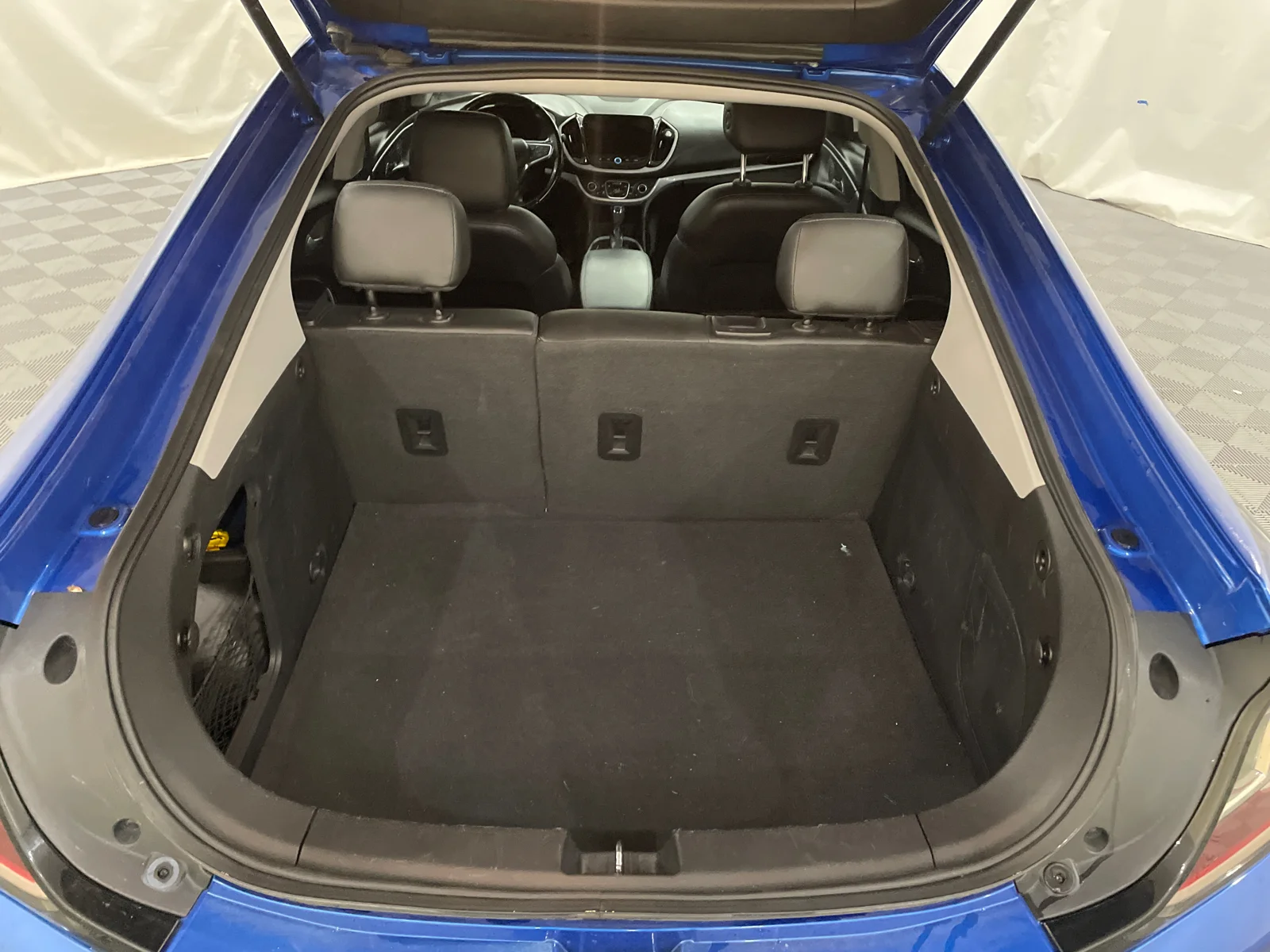 Used 2018 Kinetic Blue Metallic Chevrolet LT image 6
