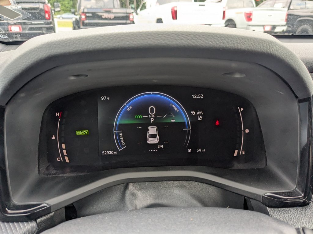 Used 2025  Toyota SE image 15