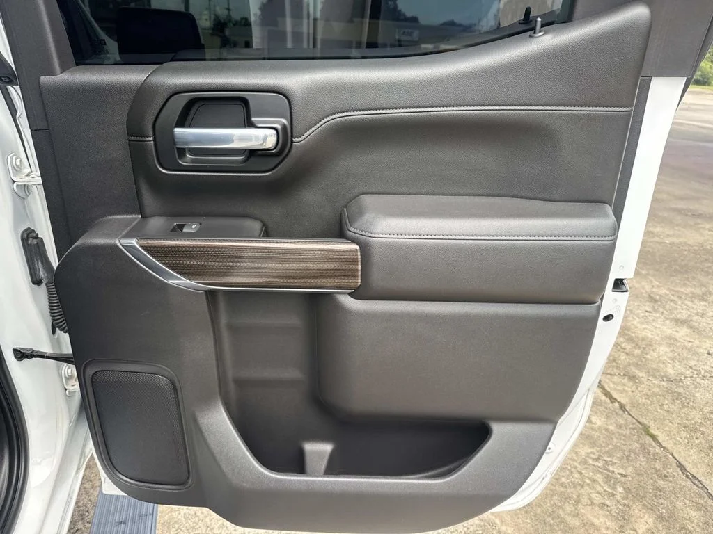 Used 2021 White Chevrolet RST image 24