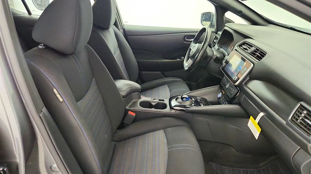 Used 2023 Gun Metallic Nissan SV PLUS Hatchback image 22