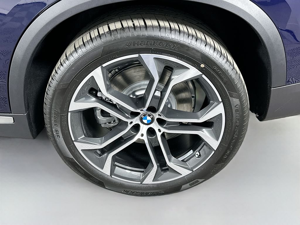 New 2026 Tanzanite Blue II Metallic BMW xDrive50e image 23