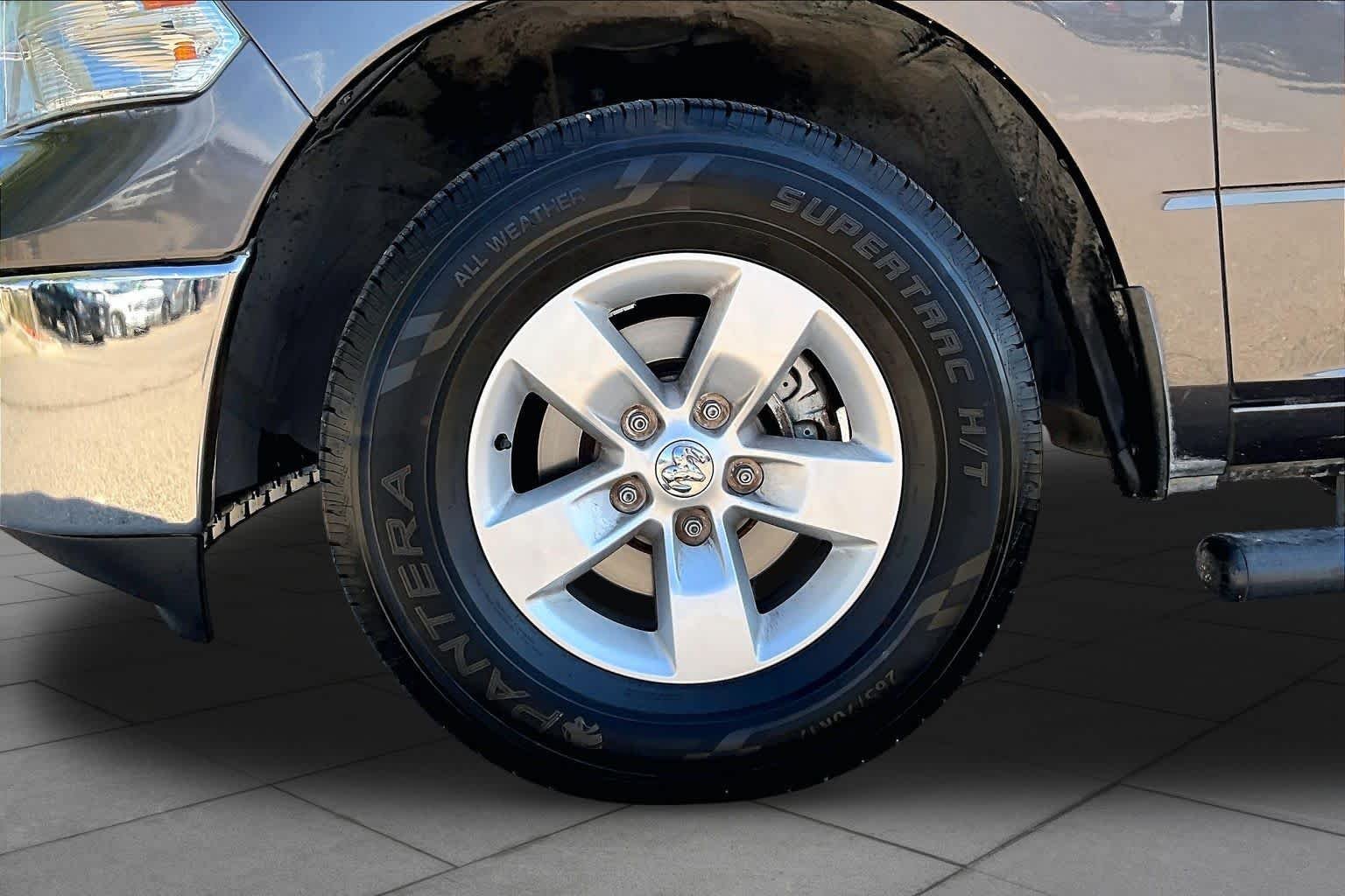 Used 2019 Granite Crystal Metallic Clearcoat Ram Tradesman image 10