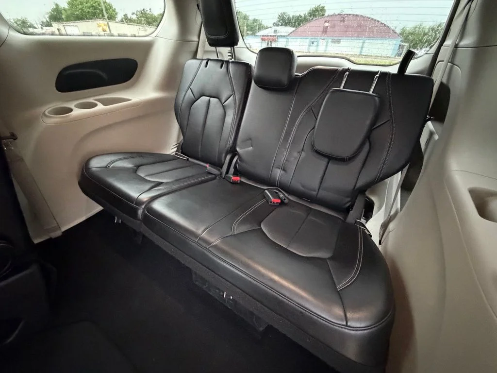 Used 2024 White Chrysler Touring L image 15