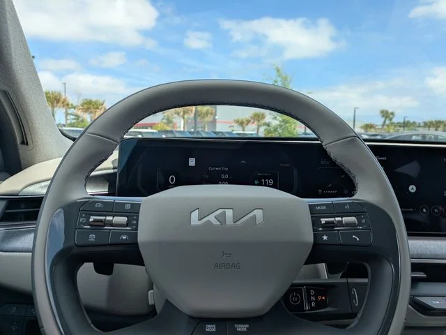 New 2026 Ocean Blue Kia Wind AWD image 30
