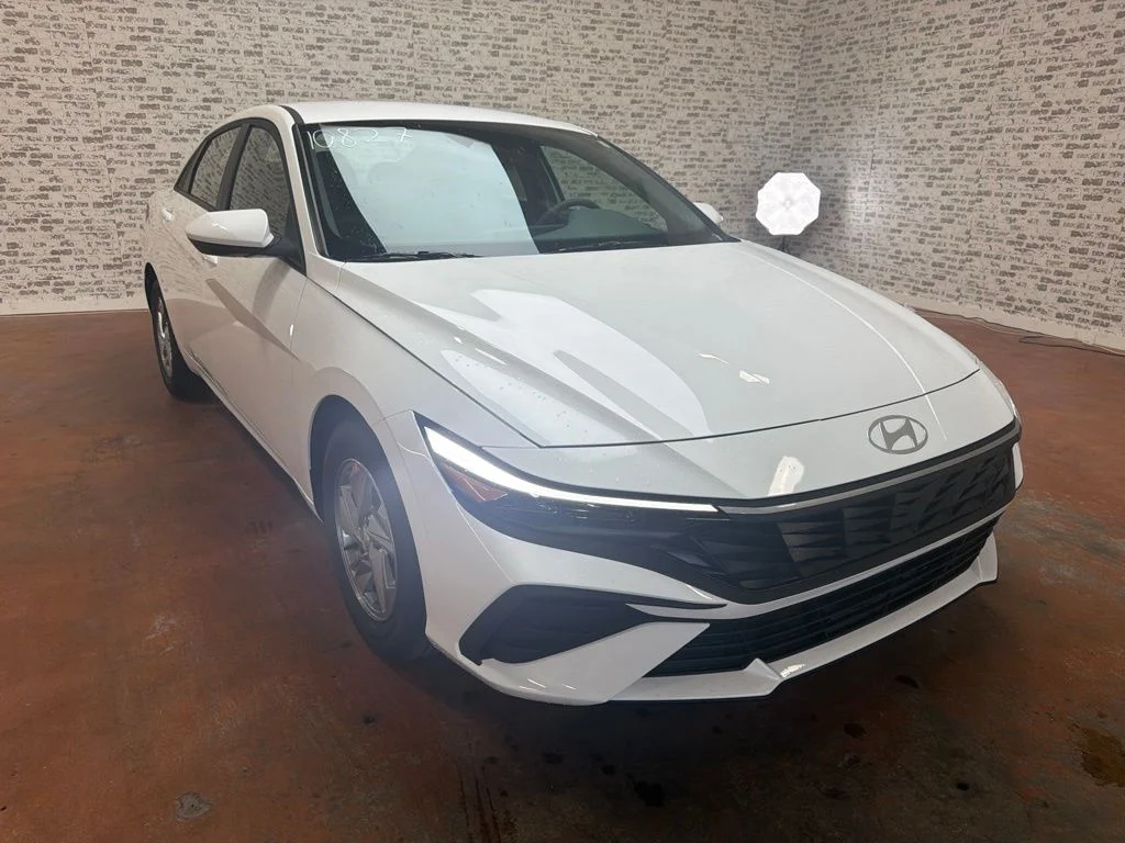 New 2026 Serenity White Hyundai SE image 9