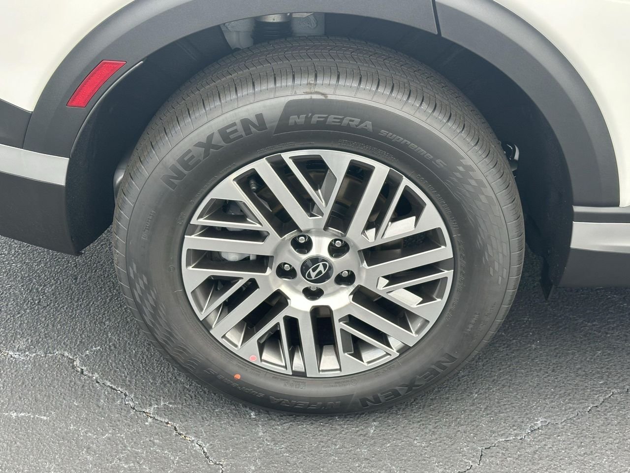 New 2026 Creamy White Pearl Hyundai SEL 7P image 16