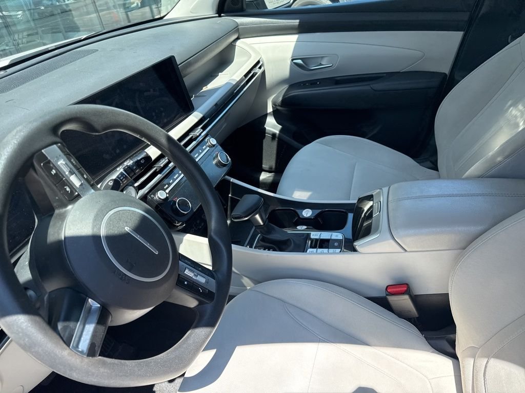 Used 2025 White Hyundai SEL image 17