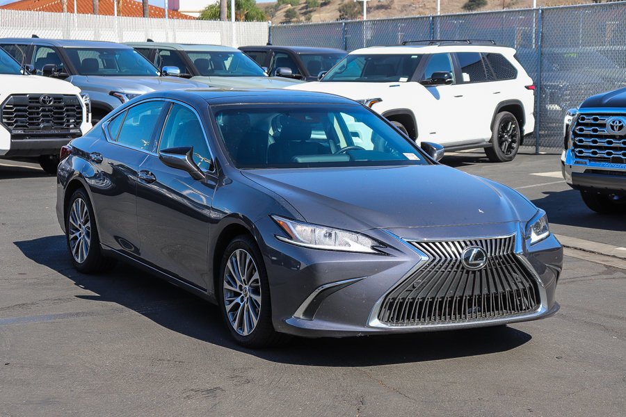 Used 2019 Gray Lexus 350 image 3